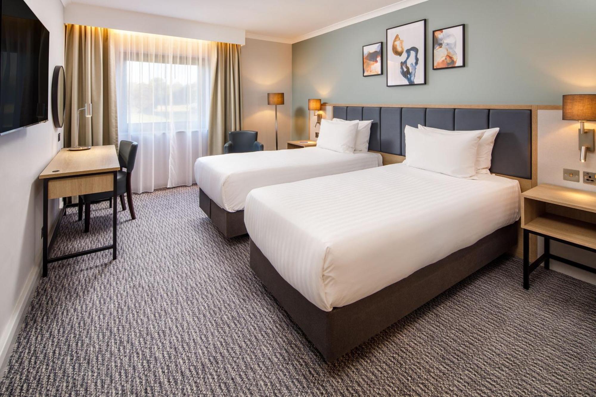Delta Hotels By Marriott Milton Keynes Dış mekan fotoğraf