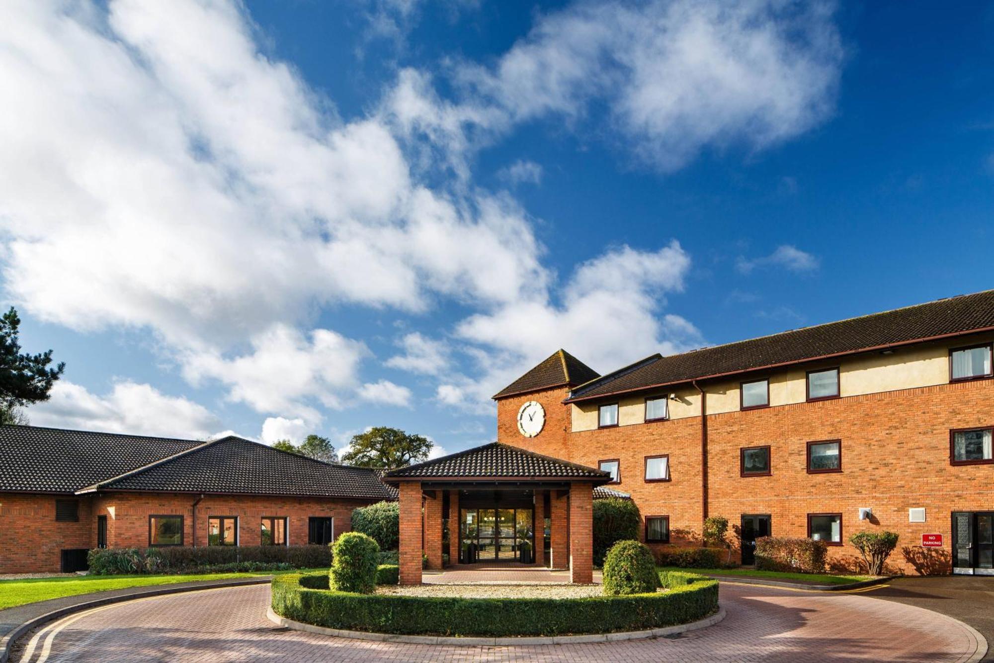 Delta Hotels By Marriott Milton Keynes Dış mekan fotoğraf